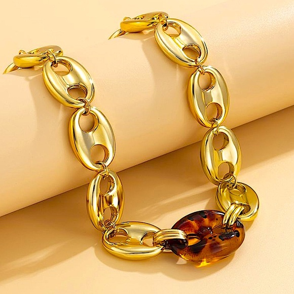 Gold Mariner Pignose Coffee Bean Exaggerated Statement Necklace - Picture 11 of 13